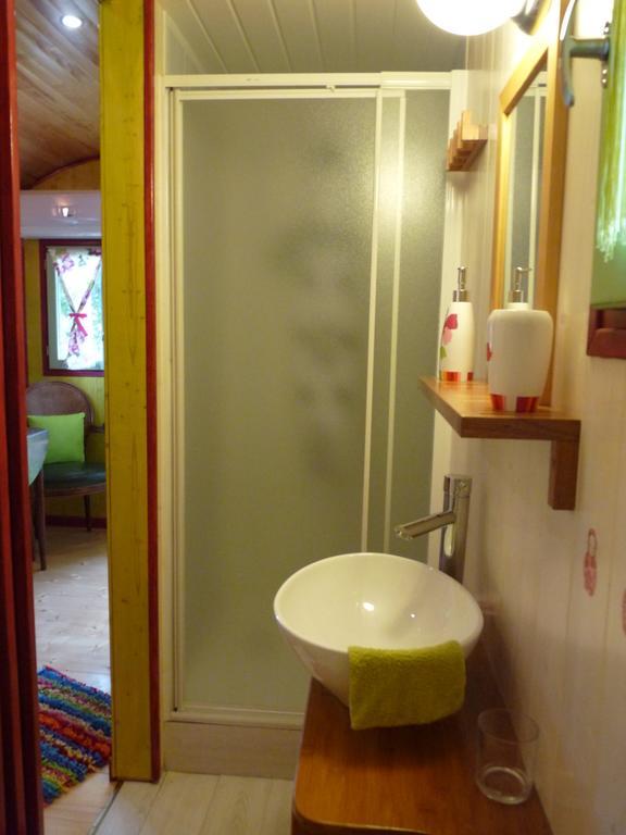Chambre D'Hote Moulin De L'Aumonier Beaulieu-les-Loches Room photo